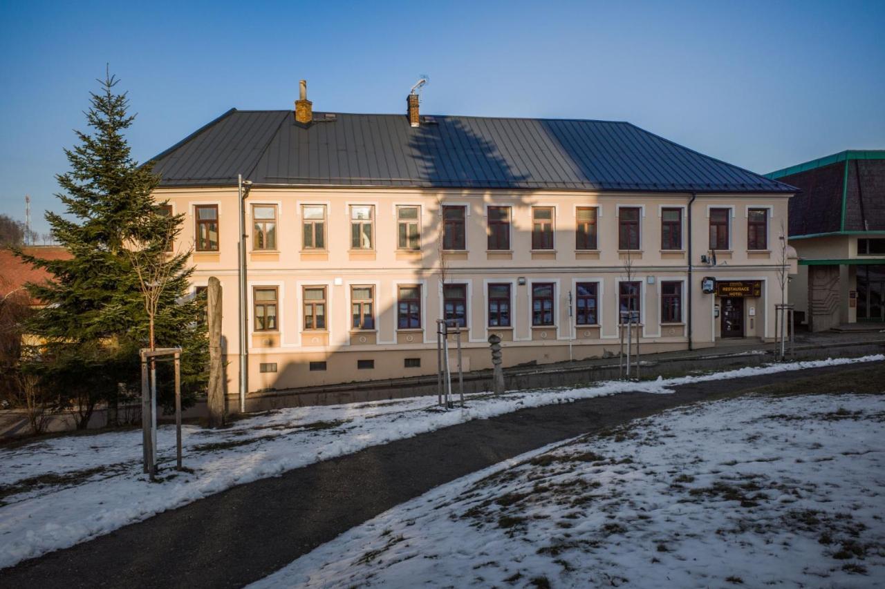 Apartman Hotel Vomocil Bystre Exterior photo